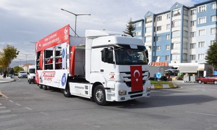 BAYRAM COŞKUSU MAHALLELERE TAŞINDI