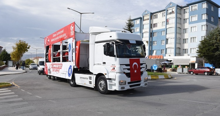BAYRAM COŞKUSU MAHALLELERE TAŞINDI