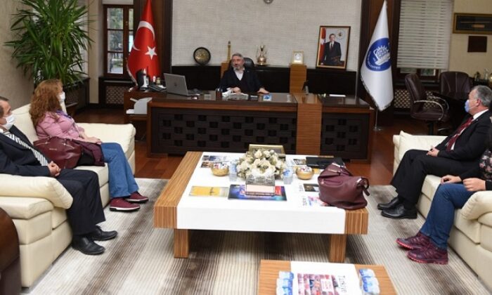 HAYVANSEVERLERDEN BELEDİYE’YE TAM NOT