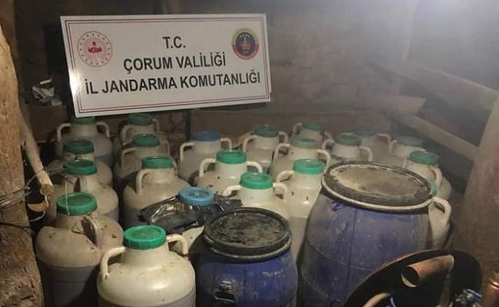 İKİ KÖYDE KAÇAK İÇKİ OPERASYONU