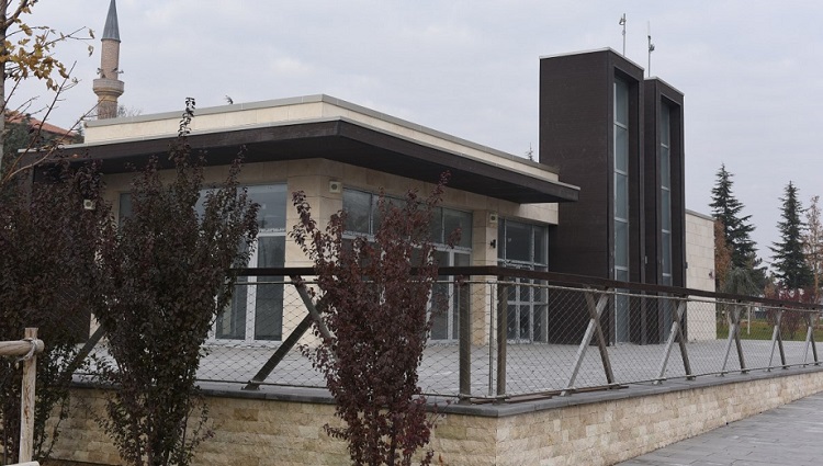 MİLLET BAHÇESİNDE KÜTÜPHANE AÇILACAK