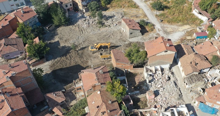 DEVANA’DE YIKIMLAR DEVAM EDİYOR
