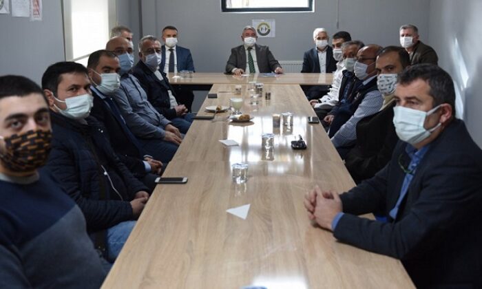 BAŞKAN İŞ ADAMLARIYLA GÖRÜŞTÜ