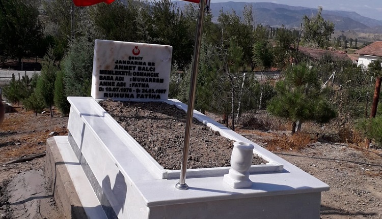 ŞEHİT MEZARLARINA BAKIM YAPILDI