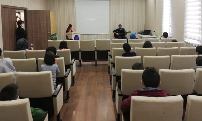 GENÇLİK MERKEZLERİNDE ANMA TÖRENİ