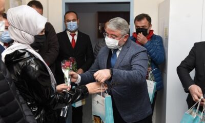 BAŞKAN AŞGIN ÖĞRETMENLERİ UNUTMADI