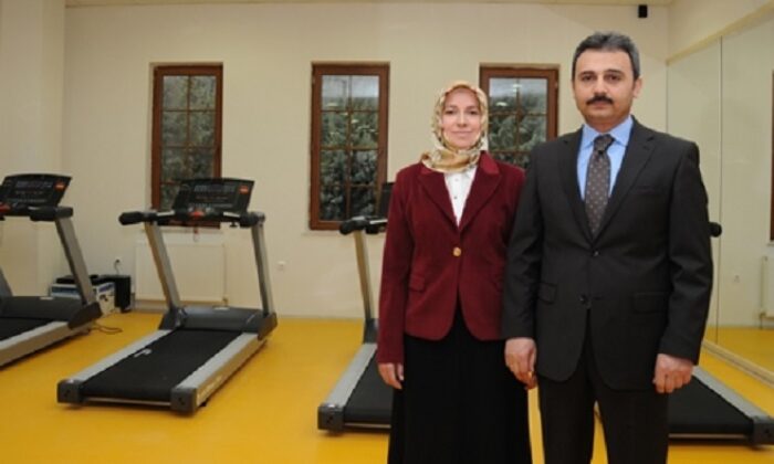 HATİCE KÜLCÜ VE İKİ KIZI VİRÜSE YAKALANDI