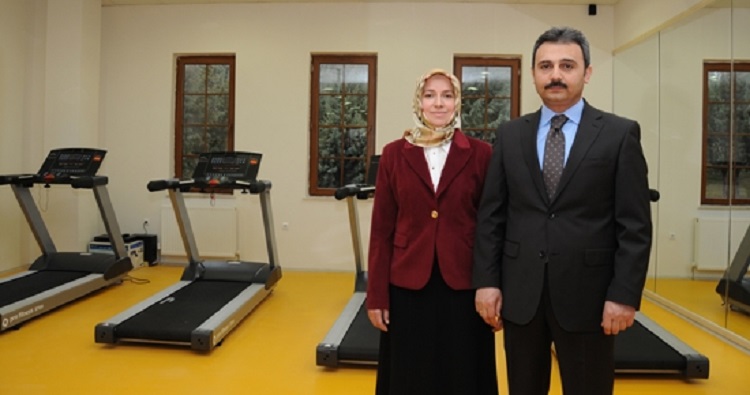 HATİCE KÜLCÜ VE İKİ KIZI VİRÜSE YAKALANDI