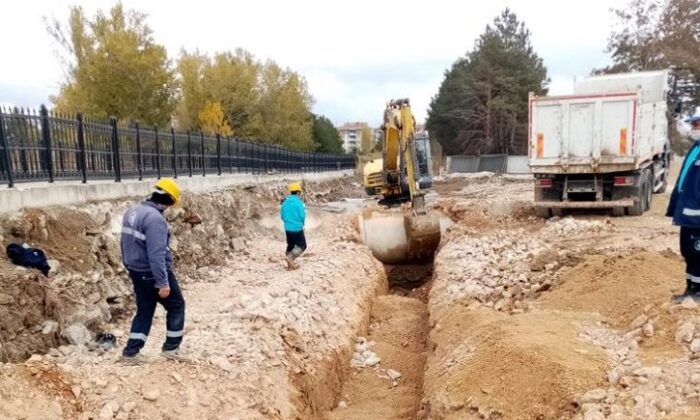 İÇME VE YAĞMUR SUYU HATLARI YENİLENDİ
