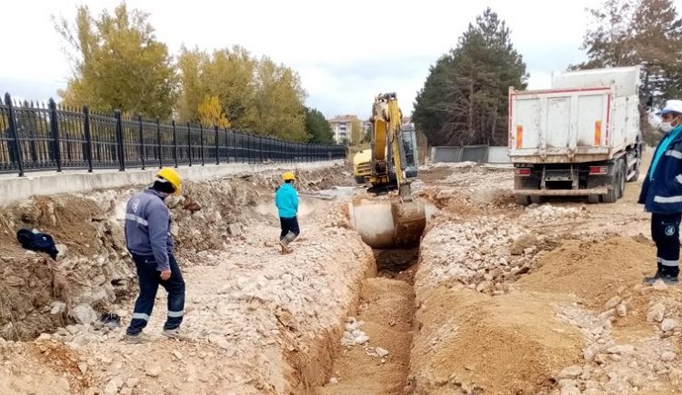 İÇME VE YAĞMUR SUYU HATLARI YENİLENDİ