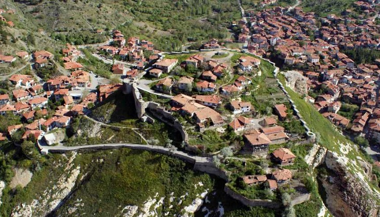 SABAHA KARŞI DEPREM KORKUTTU