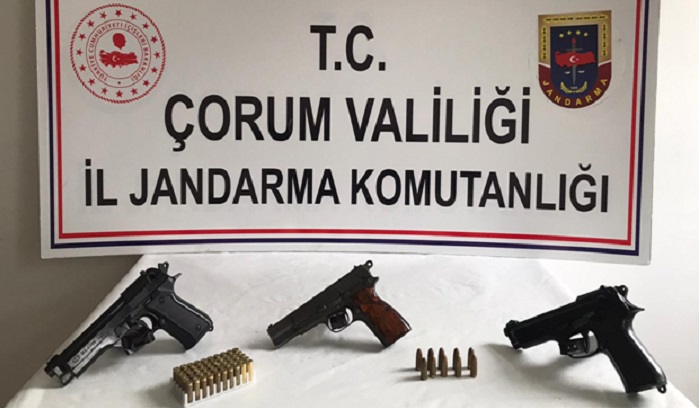 JANDARMA’DAN RUHSATSIZ SİLAH OPERASYONU