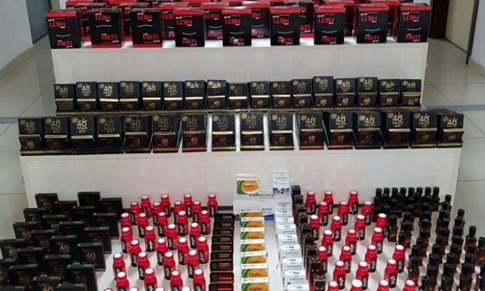 CİNSEL İÇERİKLİ ÜRÜNLER YAKALANDI