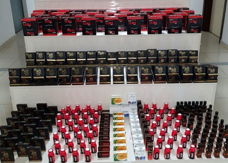 CİNSEL İÇERİKLİ ÜRÜNLER YAKALANDI