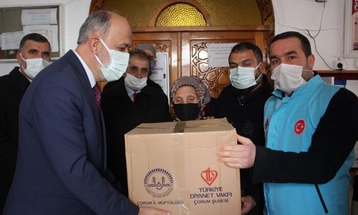 100 AİLEYE YARDIMDA BULUNDULAR