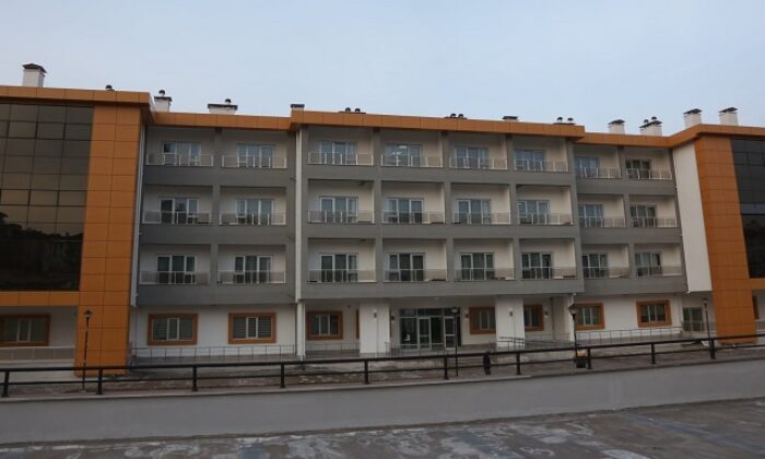 YAŞLILAR YENİ HUZUREVİNE GEÇECEK