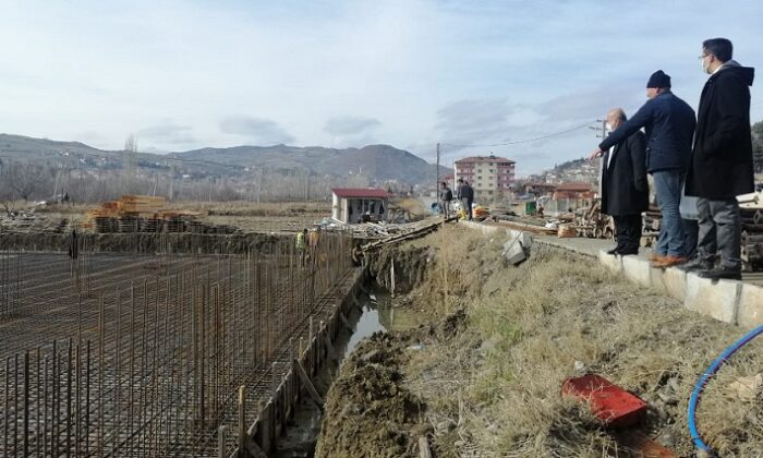 BAŞKAN ÜNLÜ İNŞAATLARI İNCELEDİ