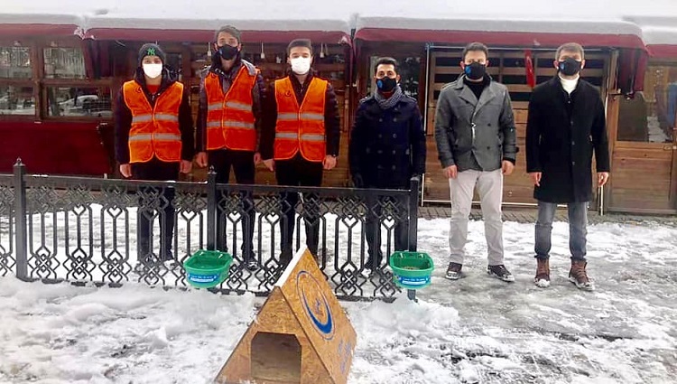 ÜLKÜCÜLER SOĞUKTA ONLARI UNUTMADI
