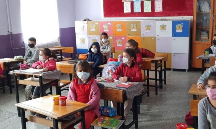 KÖY OKULLARINDA EĞİTİME ARA VERİLDİ