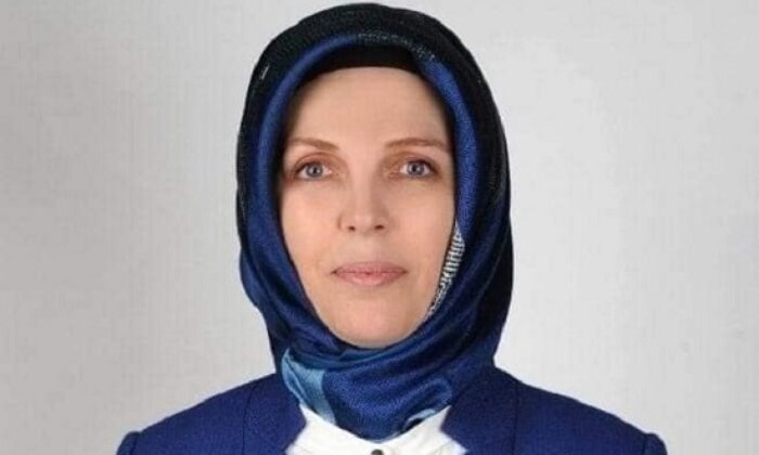 MERYEM DEMİR KORONAYA YAKALANDI