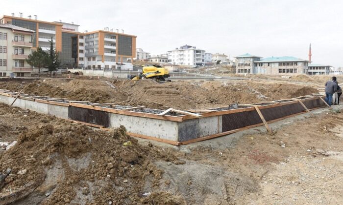 BELEDİYE 4 SENTETİK HALI SAHA YAPACAK