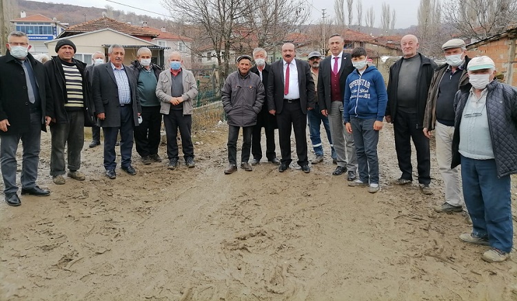 KARAKAYA KÖYÜ ÇAMURDAN GEÇİLMİYOR