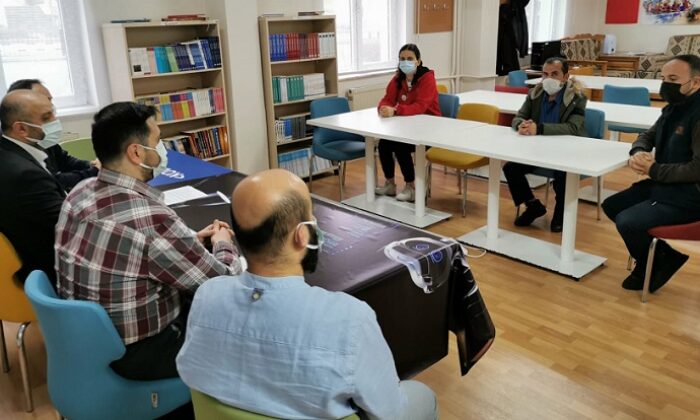 GENÇLERLE KODLUYORUZ PROJESİ TANITILDI