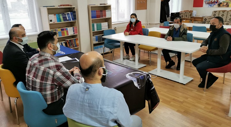 GENÇLERLE KODLUYORUZ PROJESİ TANITILDI