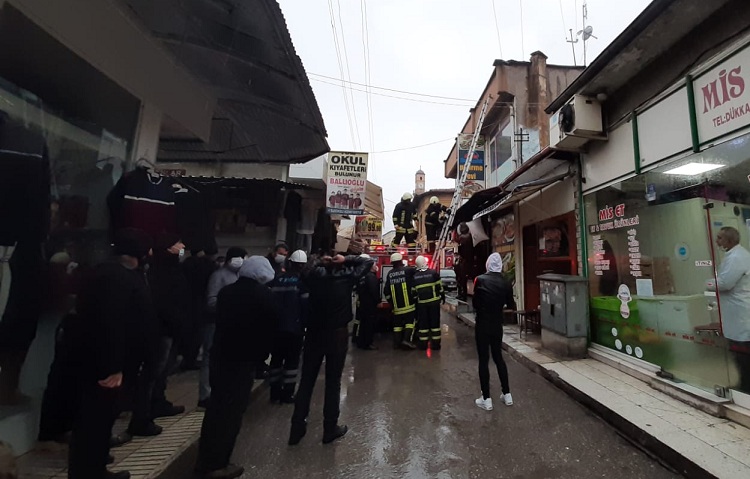 ARASTADA ÇIKAN YANGIN KORKUTTU