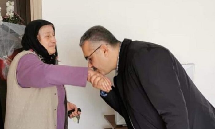 ONLAR BİZİM HAYAT REHBERİMİZDİR
