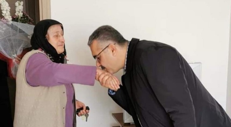ONLAR BİZİM HAYAT REHBERİMİZDİR