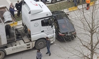 TIR VE OTOMOBİL ÇARPIŞTI