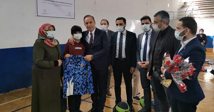 SPORCULARA MALZEME DAĞITIMI YAPILDI