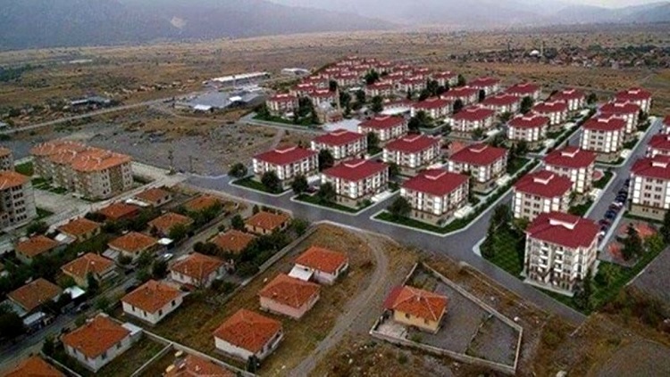 TOKİ’DE 3 APARTMAN KARANTİNAYA ALINDI