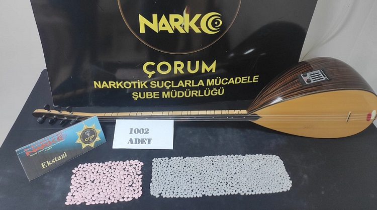 SAZ İÇİNDE UYUŞTURUCU YAKALANDI