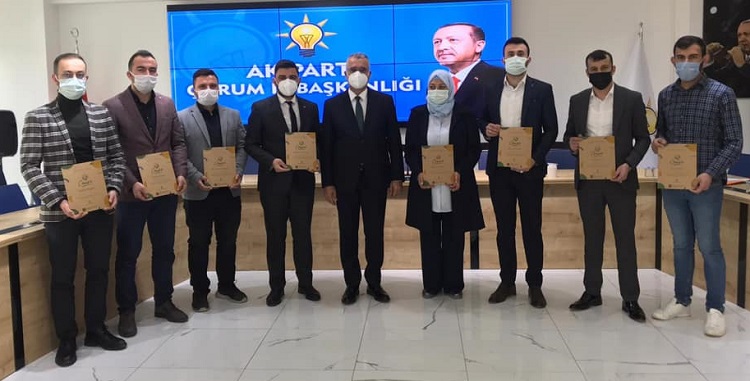 AK PARTİDEN PROJEYE KATILANLARA SERTİFİKA