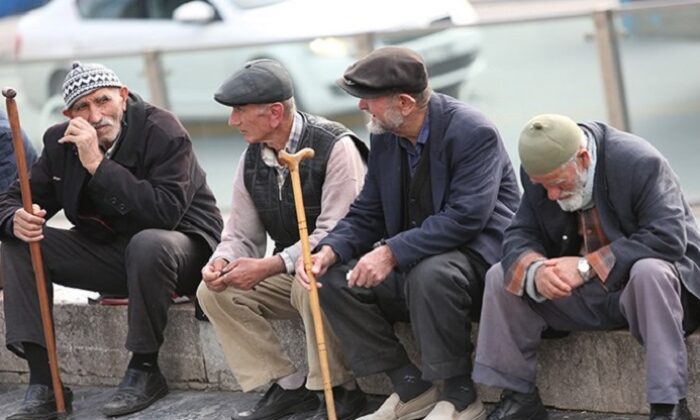 ÇORUM’UN YAŞLI NÜFUSU YÜZDE 15!