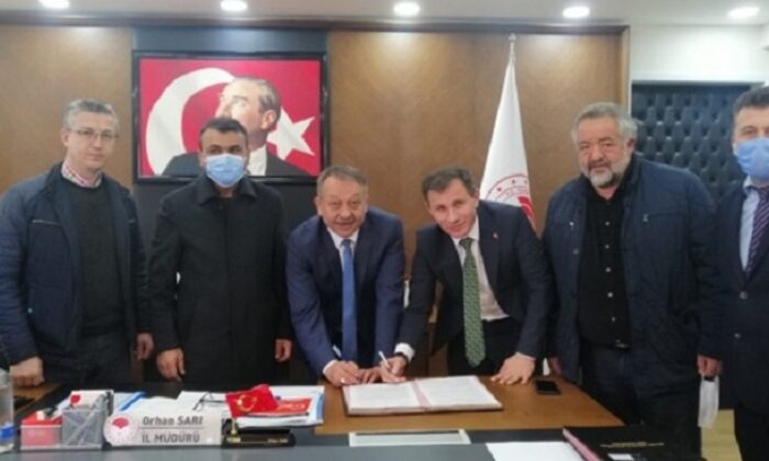 HAYVANLARA ÜCRETSİZ KULAK KÜPESİ