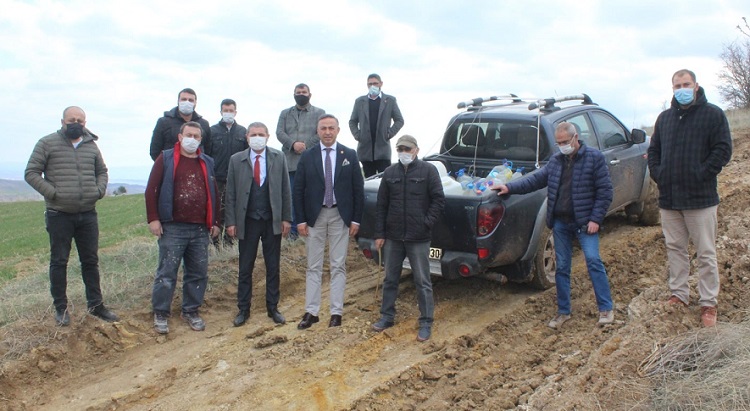 YOL SU VE ELEKTRİKLERİ 3 YILDIR YOK!