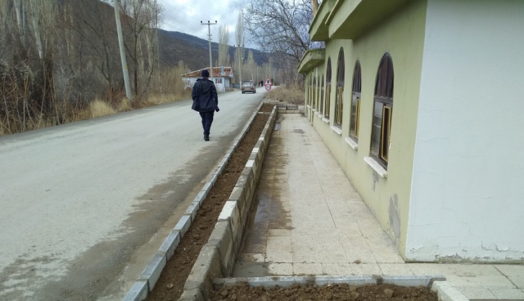 KURT DEDE TÜRBESİNE ÇEVRE DÜZENLEMESİ