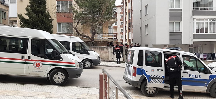 YALNIZ YAŞIYORDU EVİNDE ÖLÜ BULUNDU
