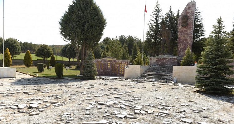 ŞEHİTLİKTE TADİLAT ÇALIŞMASI BAŞLADI