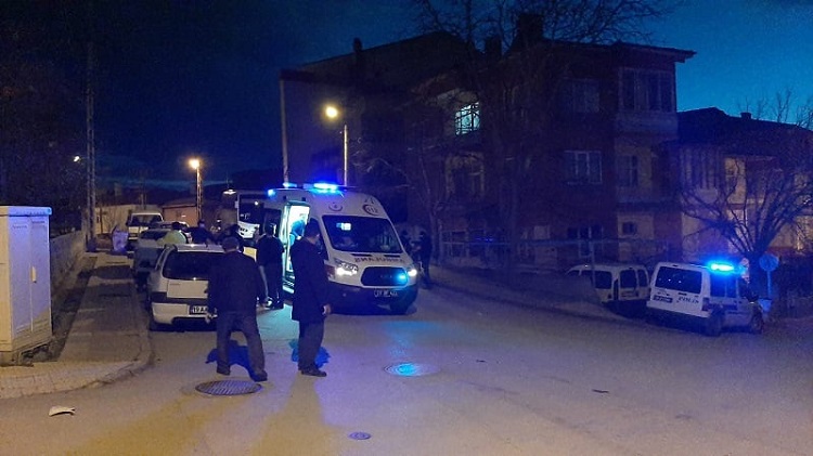 SİLAHLI KAVGADA 3 GENÇ YARALANDI