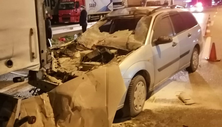 KAZADA OTOMOBİL HURDAYA DÖNDÜ