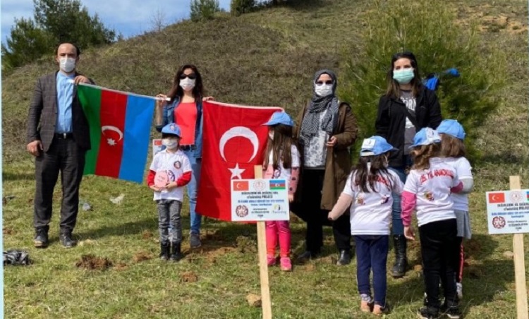 MİNİKLER DOSTLUK FİDANLIĞI OLUŞTURDU