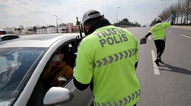 SAHTE KİMLİK İLE YAKALANDI!