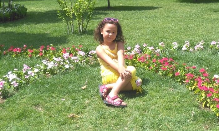 YAĞMUR HAYATA TUTUNMAK İSTİYOR