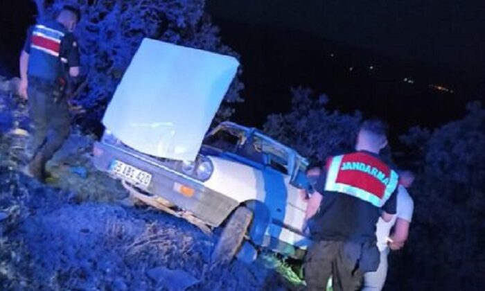 OTOMOBİL TAKLA ATTI 4 YARALI