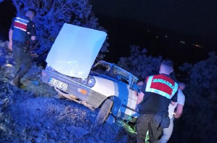OTOMOBİL TAKLA ATTI 4 YARALI