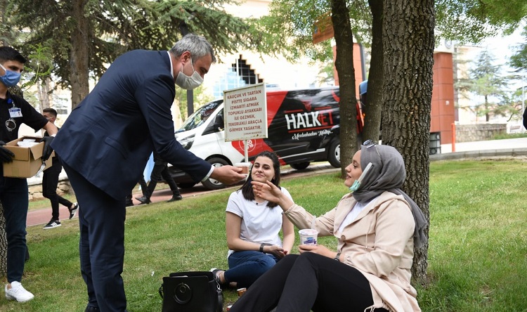 BELEDİYE’DEN DONDURMA SÜRPRİZİ